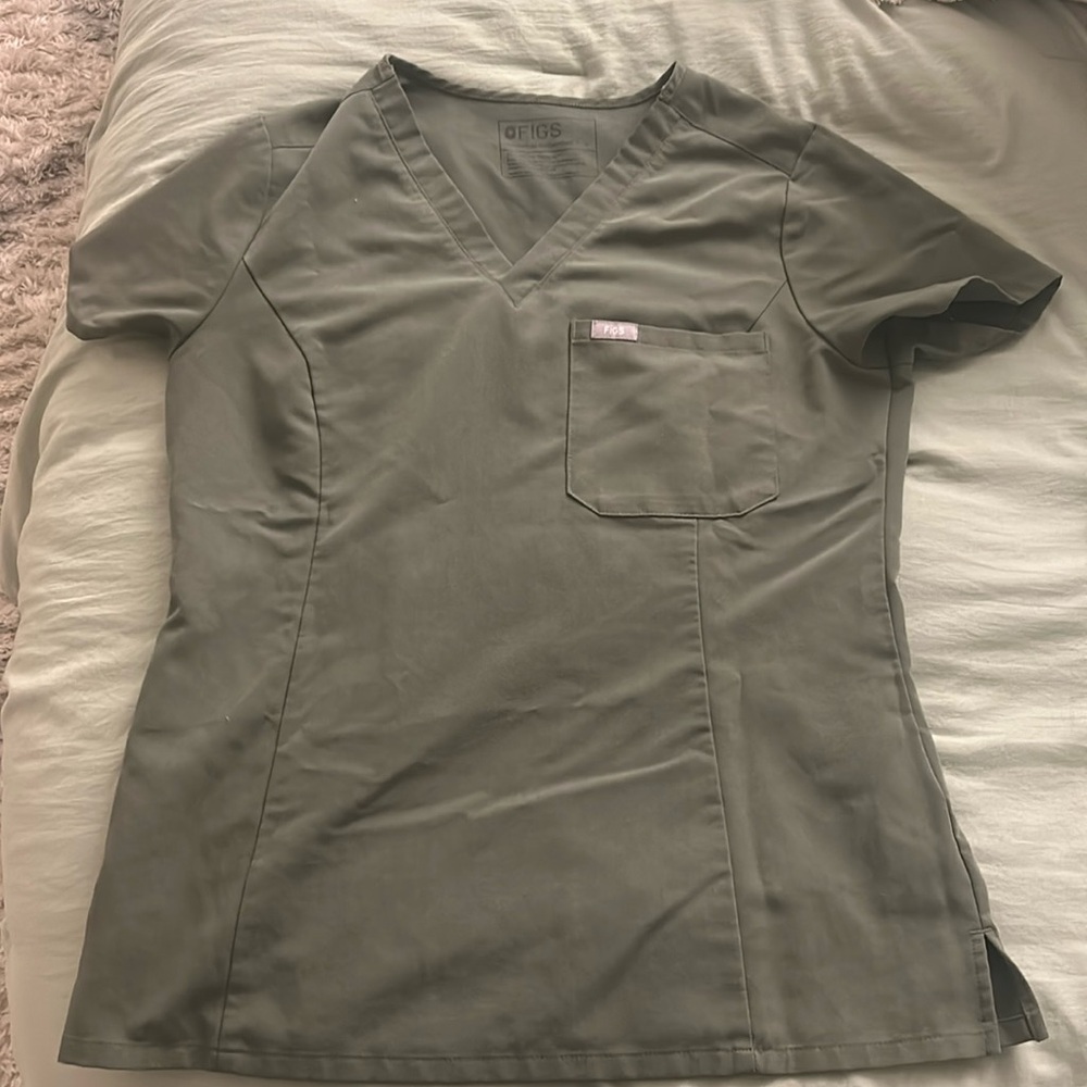 Figs scrub top
